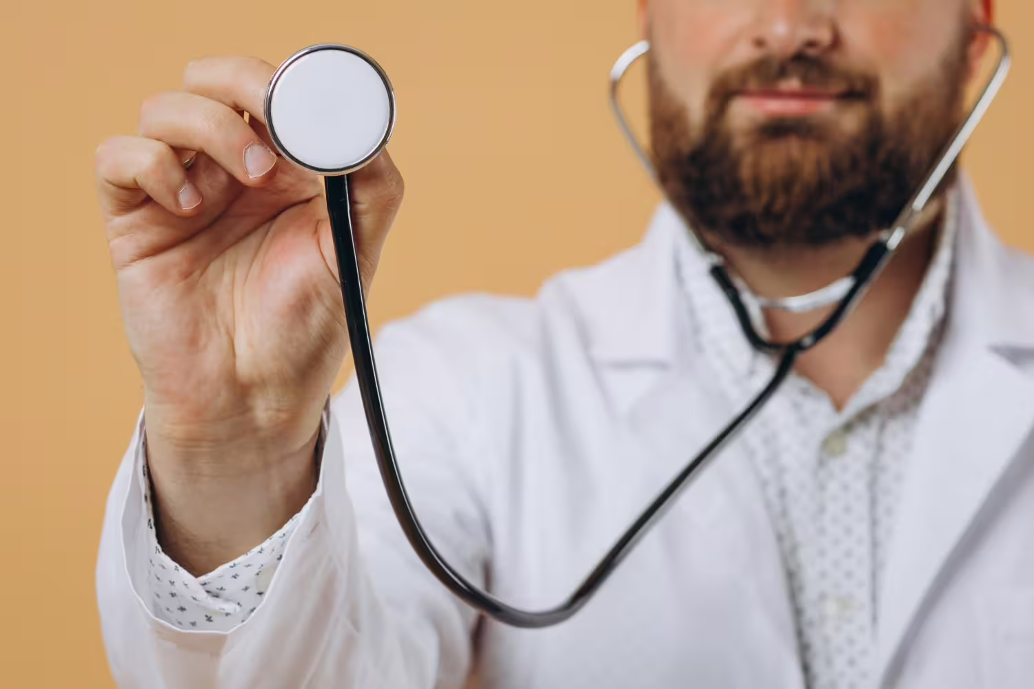 Szczoteczka do zębów średnia – jak wybrać idealną dla siebie?